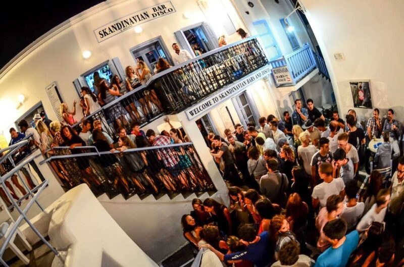 Mykonos Bar Crawl with a Local - Key Points