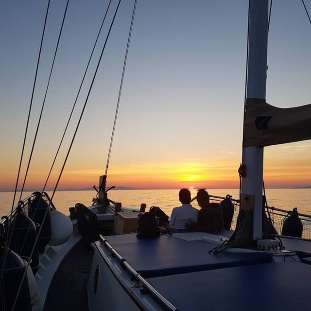 Mykonos: Sunset Boat Trip with Snacks and Drinks - The Experience in Depth