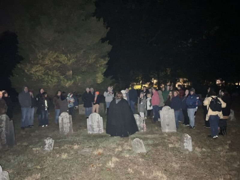 Mystic: Guided Graveyard Ghost Tour by Moonlight - Discover the Haunted Side of Mystic: Guided Graveyard Ghost Tour by Moonlight