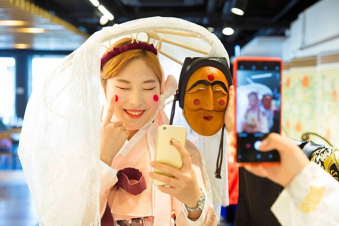 N Seoul Tower Hanbok Rental - What Does the Experience Include?