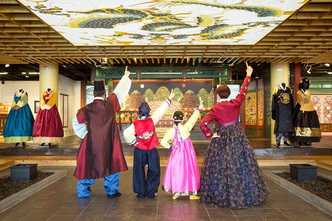 N Seoul Tower Hanbok Rental - The Weather and Comfort Factors