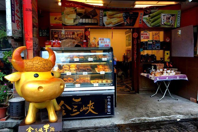 N111 New Three Gorges Old Street Yingge Ceramics Hand Dirty DIY Day Tour (10h) - Transportation and Practical Details