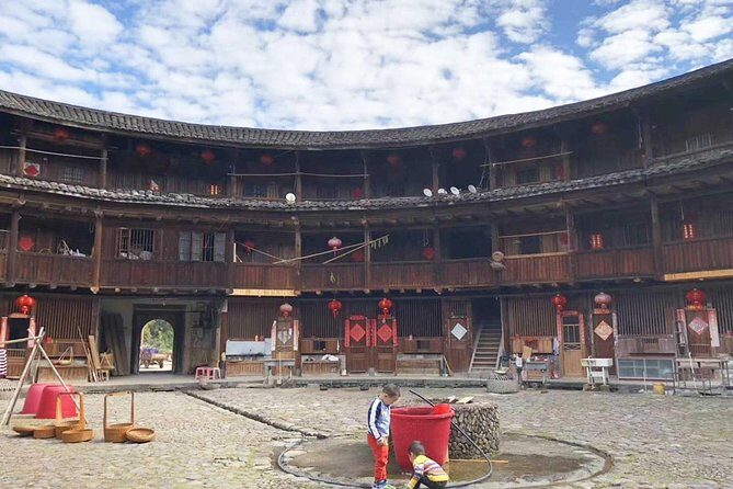 Nanjing Tianluokeng Hakka Cluster Private Day Tour From Xiamen - Key Points
