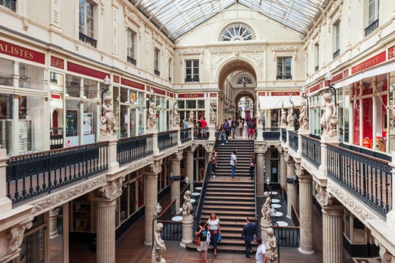 Nantes: Express Walk with a Local in 60 minutes - FAQs