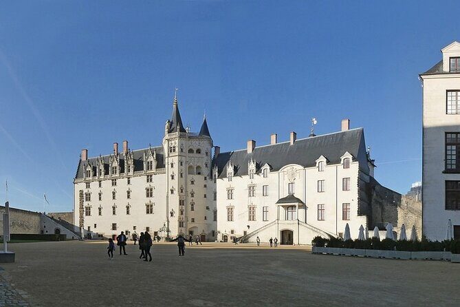 Nantes Private Walking Tour With A Professional Guide - The Itinerary: What Youll See and Why It Matters