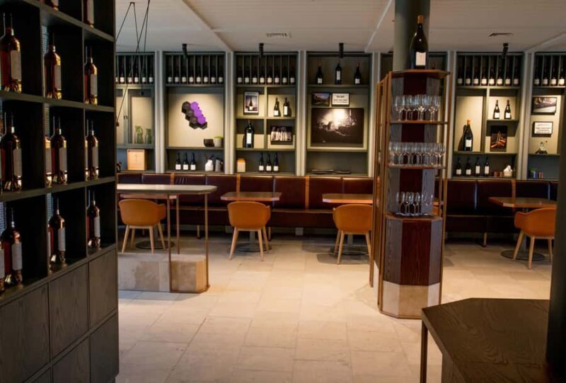 Napier Craggy Range Wine tour with Te Mata Peak summit views - Key Points