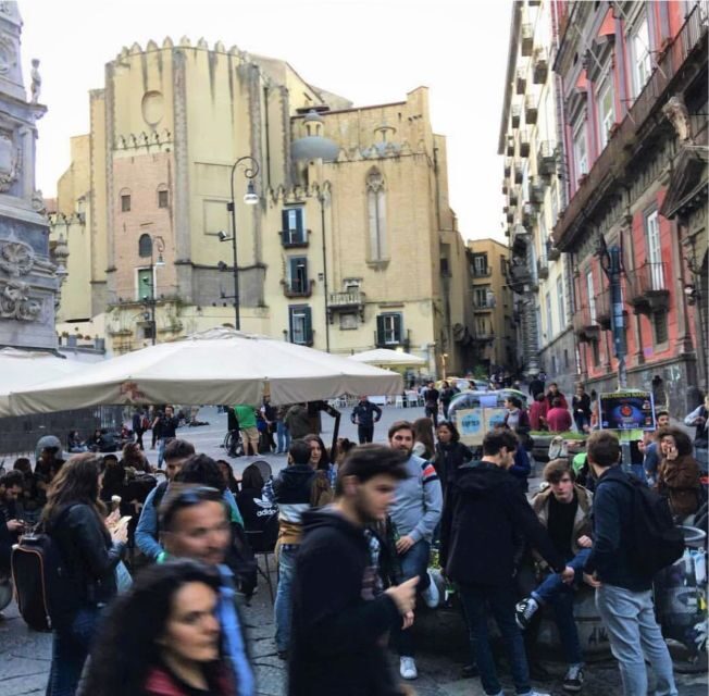 Naples: Guided Pub Crawl in the Old Town - Starting Point and First Impressions
