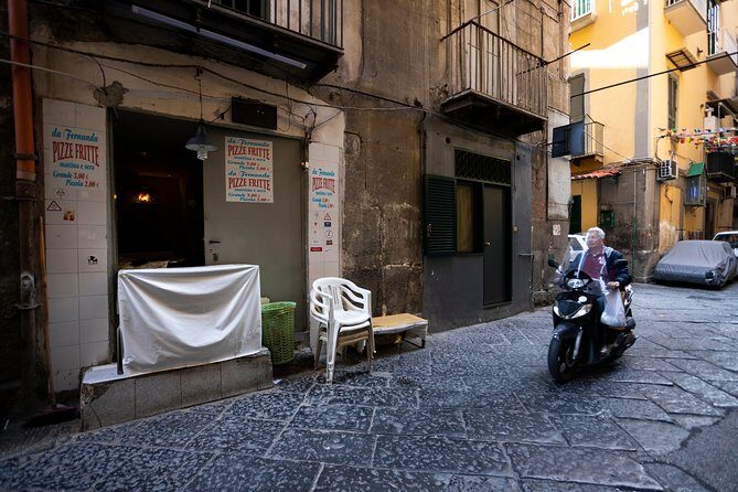 Naples Historical and Street Art Walking Tour - What the Reviews Reveal