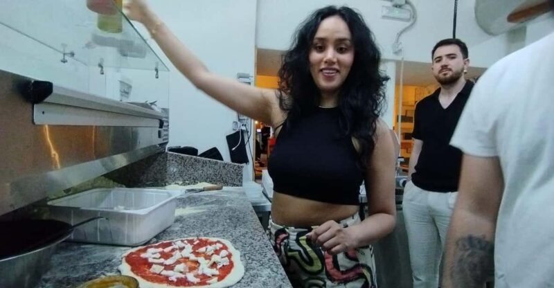 Naples: Pizza Making Class with Neapolitan Chef and drink - Practical Tips