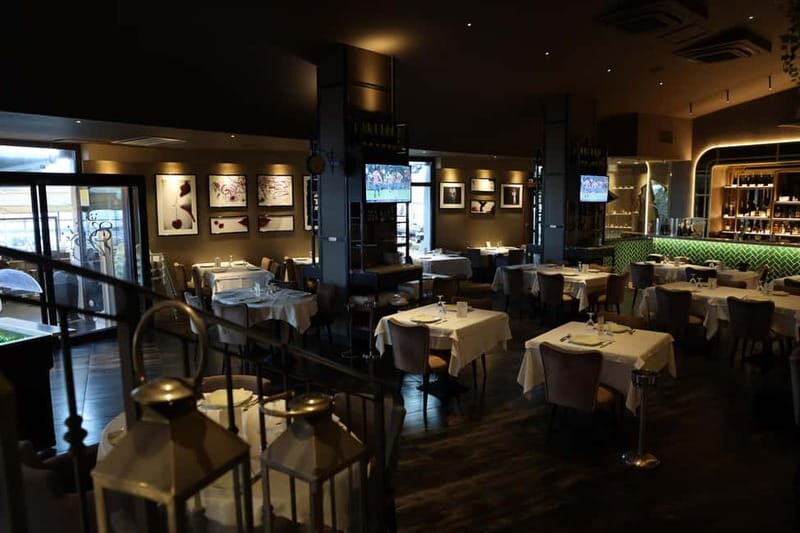 Naples : Pizza making course with local pizza maker - Learning the Art of Pizza Making