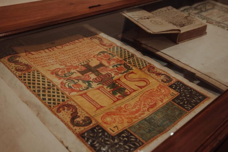 Naples: Santa Chiara Cloister Guided Group Tour - Quick intro