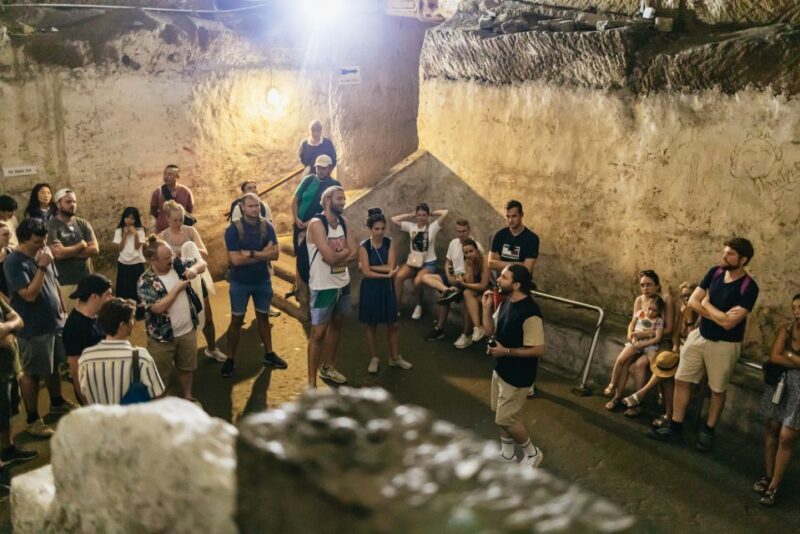 Naples: Spanish Quarters Underground Guided Tour - Visiting the Neapolitan Aqueduct