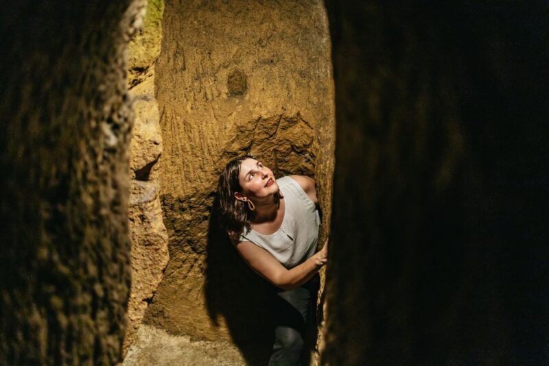 Naples: Spanish Quarters Underground Guided Tour - Stories and Insights