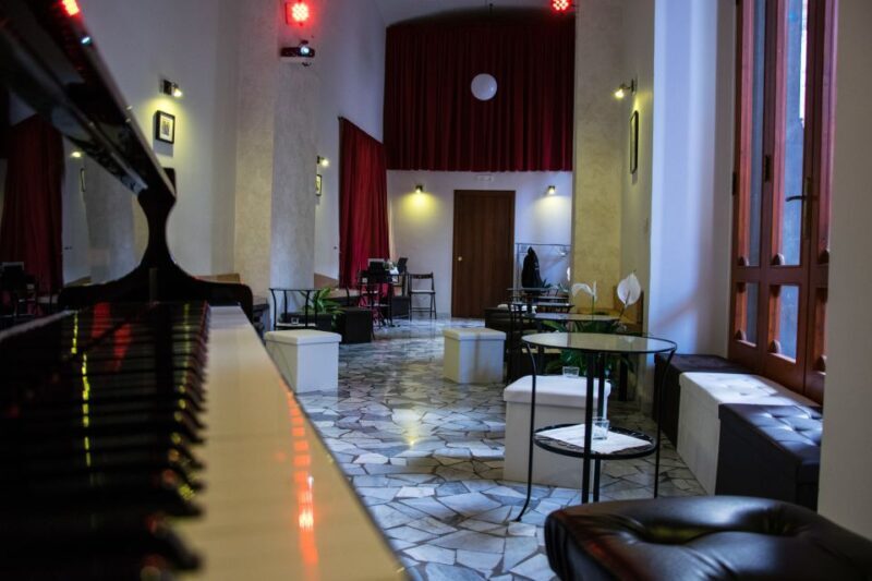 Naples: Traditional Neapolitan Music Concert - Key Points