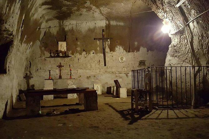 Naples Underground Spanish Quarters with Guide - Key Points