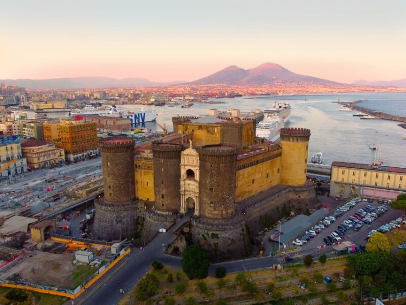Naples: walk to Naples with local guide - An In-Depth Look at the Tour