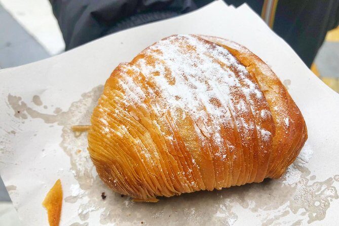Naples Walking Tour with Pizza and Sfogliatella Tasting - Key Points