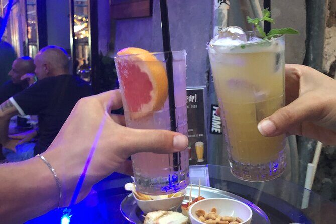 Napoli Pub Crawl in the Old Town - A Deep Dive into the Napoli Pub Crawl Experience