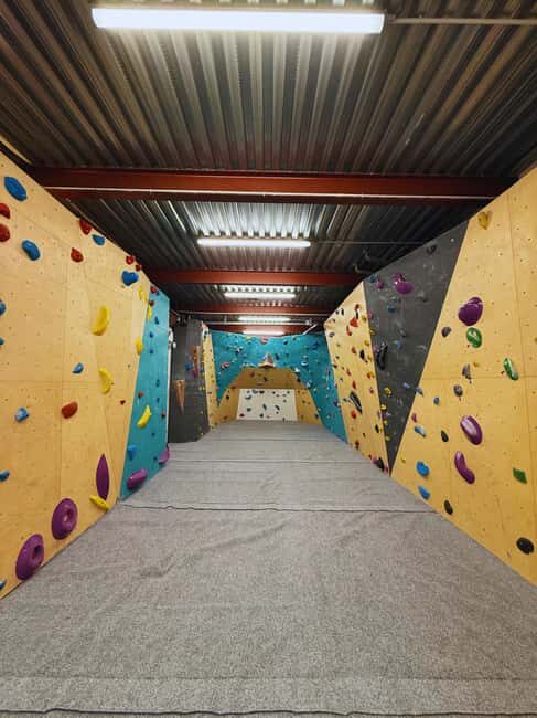 Narbonne: Leisure complex, Climbing wall - Who Will Love This Experience?