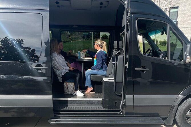 Nashville Airport Private Transportation for 6-13 Passengers - FAQs