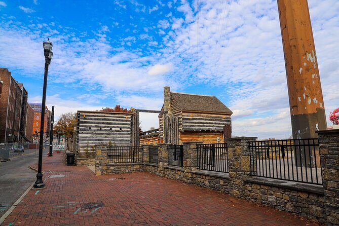 Nashville Downtown Highlights Private Guided Walking Tour - A Closer Look at the Nashville Downtown Highlights Private Tour