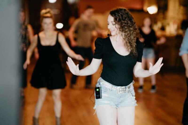 Nashville: Line Dancing Class with Keepsake Video - A Closer Look at the Nashville Line Dancing Class
