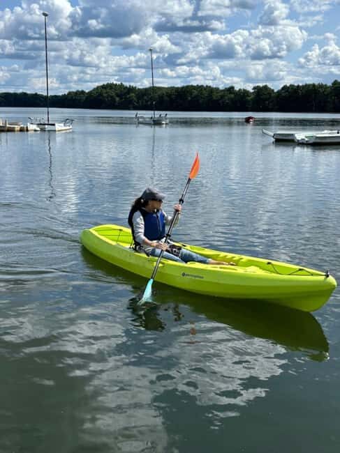 Natick: Lake Cochituate Single or Tandem Kayak Rental - Key Points