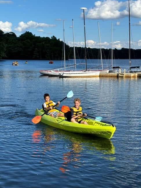 Natick: Lake Cochituate Single or Tandem Kayak Rental - Who Is This For?