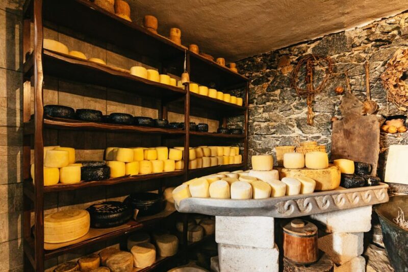 Naxos: Naxos Town Food Tour with Tastings and Wine - The Sum Up