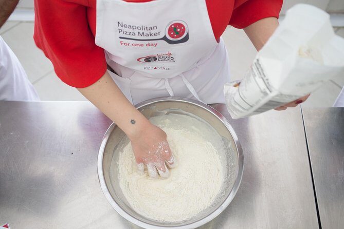 Neapolitan Pizzamaker for One Day - A Deep Dive into the Experience