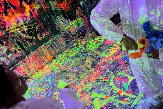 Neon Art Experience Glow in the Dark Painting - The Sum Up
