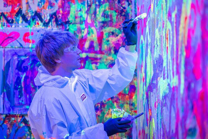 Neon Light Paint Therapy Session in LA - Key Points