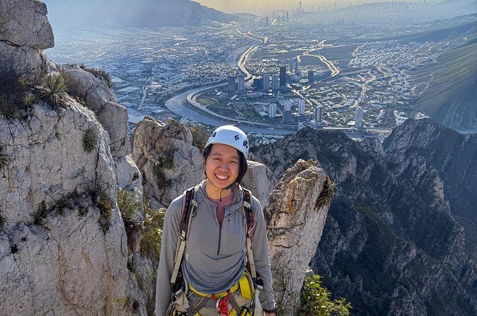 Nest of the Aguiluchos with 3 abseils and certified guides - FAQ