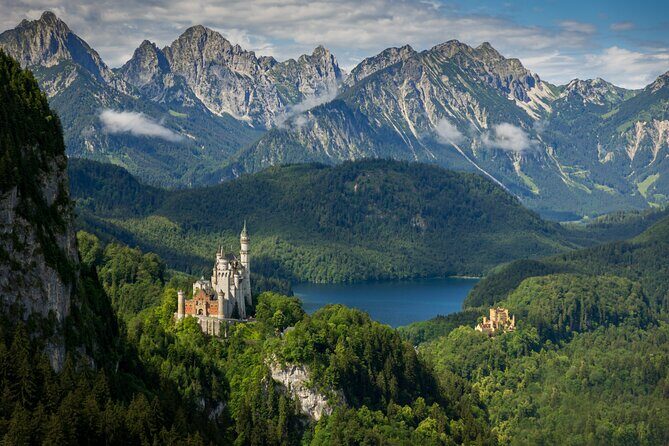 Neuschwanstein and Hohenschwangau plus Oberammergau Private Tour - Key Points
