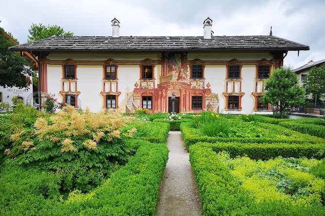Neuschwanstein, Linderhof, Oberammergau Private Tour from Munich - FAQs