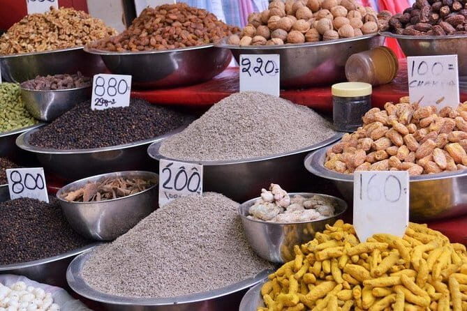 New Delhi Private Shopping Tour By Car - FAQs