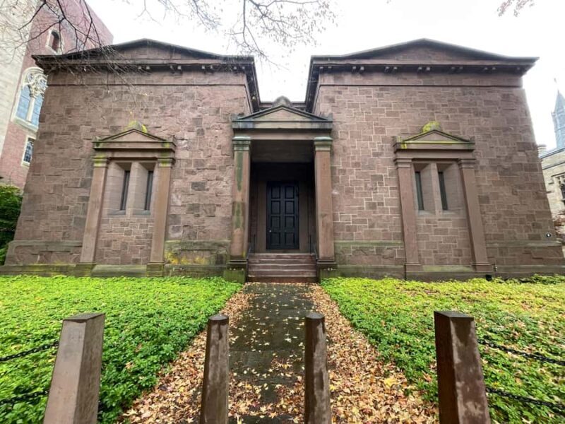 New Haven: Yale Secret Societies Walking Tour - Key Points