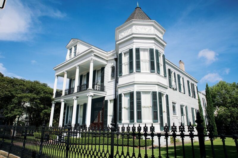 New Orleans: 2-Hour Homes of the Rich & Famous Walking Tour - Key Points