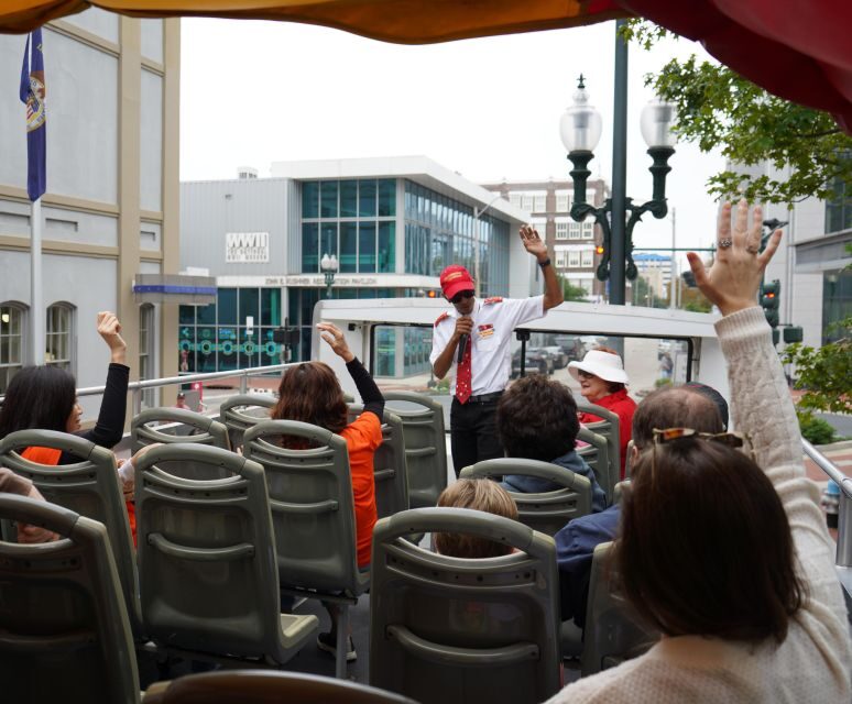 New Orleans: 2 or 3 Day Hop-On Hop-Off Bus with Walking Tour - Guides and Commentary