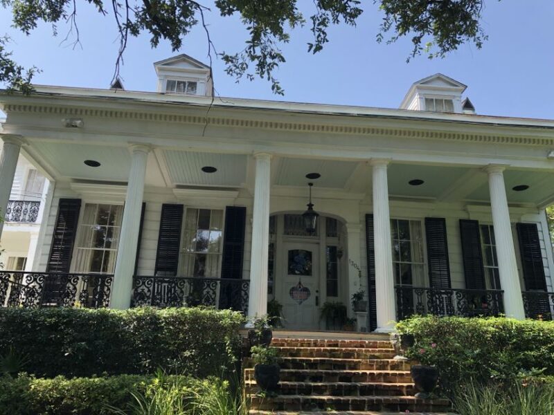New Orleans: 2hr Homes of the Rich & Famous Garden District - The Sum Up