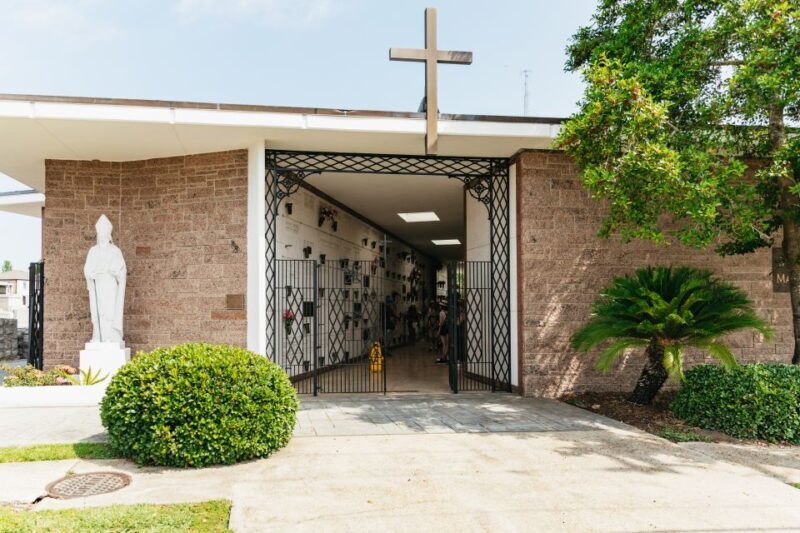 New Orleans: Cemetery Tour - A Closer Look at the Cemetery Tour Experience