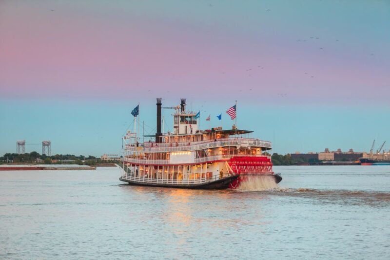 New Orleans: Evening Jazz Cruise on the Steamboat Natchez - Food and Beverage Experience