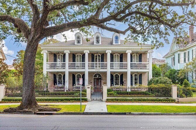 New Orleans Garden District- At your own pace. Downloadable audiovisual tour. - Key Points