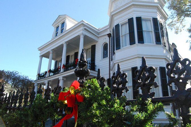 New Orleans Holiday Bus Tour: Jingling Through the Crescent - The Experience: What You Can Expect
