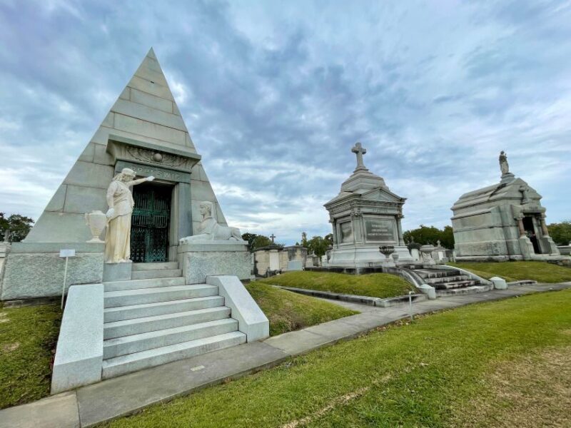 New Orleans: Millionaires Tombs of Metairie Cemetery Tour - Who Will Love This Tour?