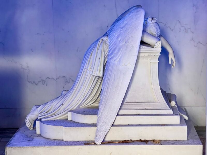 New Orleans: Millionaires Tombs of Metairie Cemetery Tour - FAQ
