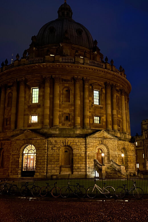 New: Oxford Costumed Ghost Tour In-Character - A Detailed Look at the Oxford Ghost Tour Experience