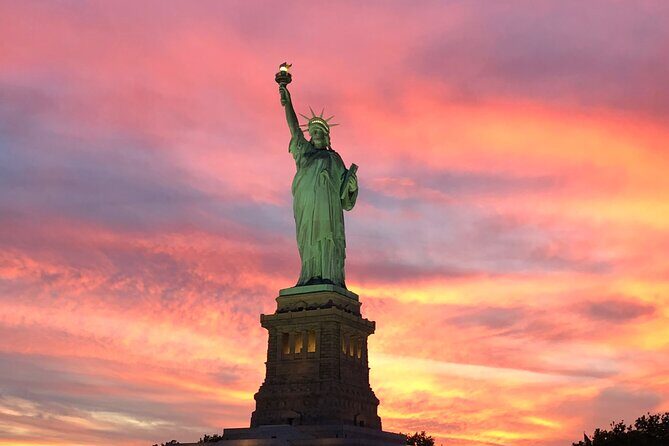 New York City 4th of July Fireworks Luxury Boat Tour - A Closer Look at the Experience