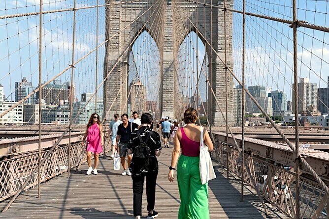 New York City Brooklyn Bridge Self Guided Game and Tour - Who Should Consider This Tour?