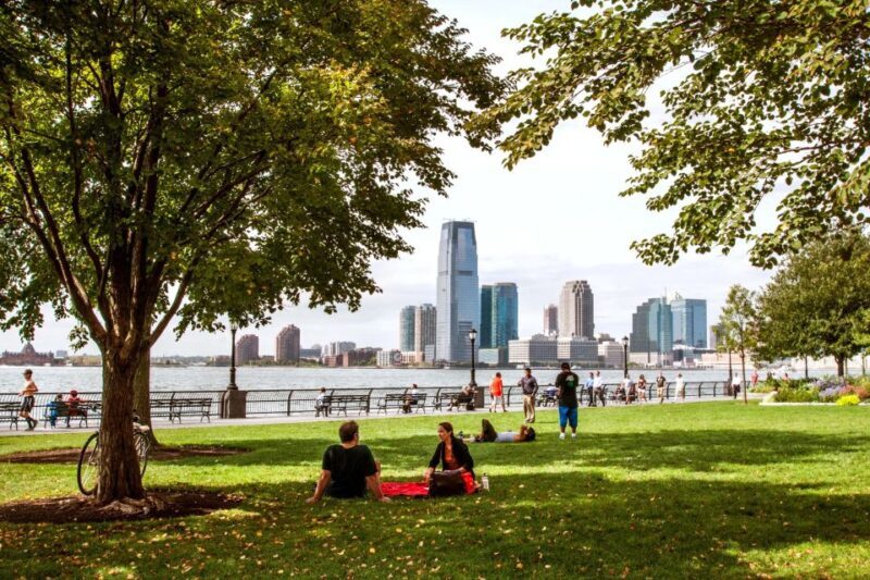 New York City: Bus Tour from Manhattan - FAQs